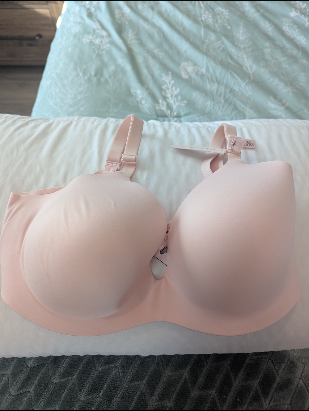 Victoria's Secret Light Pink Smooth Molded Bra